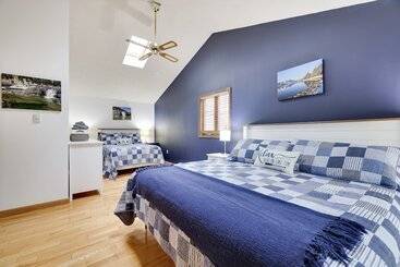Сельский дом Chalet All Day Avantstay Lakeside, Firepit, Shared Pool