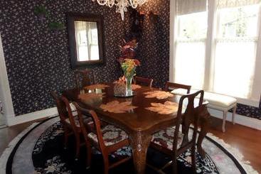 تختخواب و صبحانه Bridgeford House