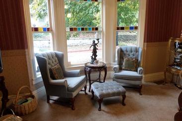 تختخواب و صبحانه Bridgeford House