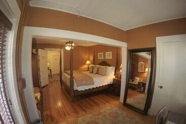 مبيت وإفطار The Hibiscus House