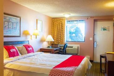 هتل Global Inn Edison