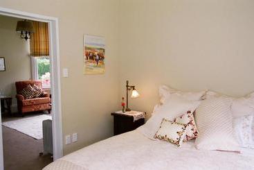تختخواب و صبحانه Anglesea Inn