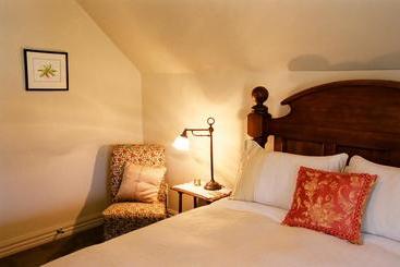 تختخواب و صبحانه Anglesea Inn