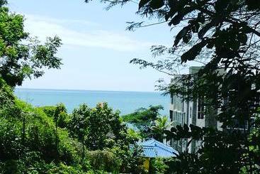 تختخواب و صبحانه La Perla De Farallon