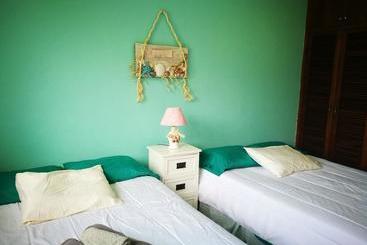 تختخواب و صبحانه La Perla De Farallon