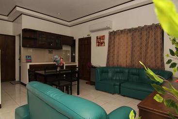 تختخواب و صبحانه Mahogany Upland Resort