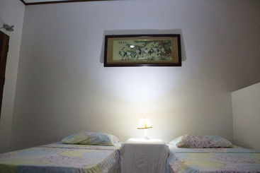 تختخواب و صبحانه Mahogany Upland Resort