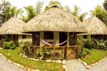 تختخواب و صبحانه Naturalmente Boutique Bungalows Y Cocina Mediterránea