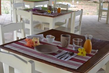تختخواب و صبحانه Naturalmente Boutique Bungalows Y Cocina Mediterránea