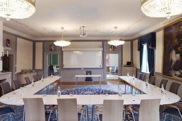 هتل Noors Slott