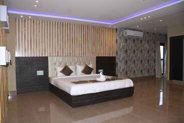 Modern Hotel And Restaurant