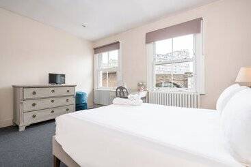 Cottage Lovely Battersea Home By Underthedoormat