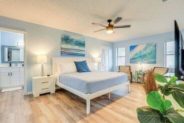 بيت ريفى Beachy Port St Lucie Home W/ Hot Tub & Fire Pit!