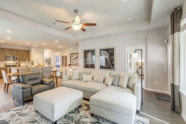 بيت ريفى Walk To Brazos County Expo: Elegant Home W/ Grill!