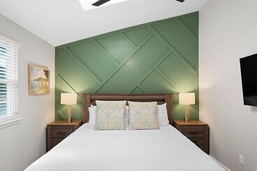 コテージ Fireside Fun By Avantstay Sleeps 18 Waterfront + Pool