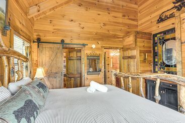 コテージ Private Hot Tub: Riverfront Cabin In Murphy