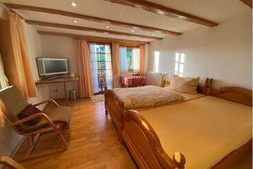 펜션 Room In Guest Room   Double Room Linden Blossom