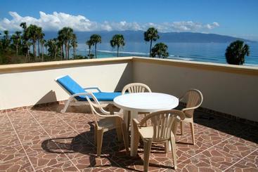هتل La Saladilla Beach Club