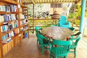 هتل Tortugal Boutique River Lodge