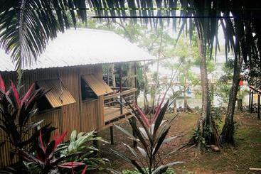 هتل Tortugal Boutique River Lodge