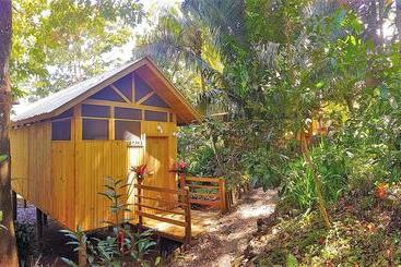 هتل Tortugal Boutique River Lodge
