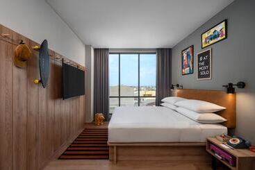 فندق Moxy Solo