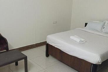 פנסיון Smart Stay