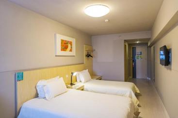 هتل Jinjiang Inn Jiujiang Internation Exhibition Center