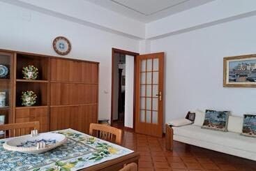 פנסיון Nancyanna House