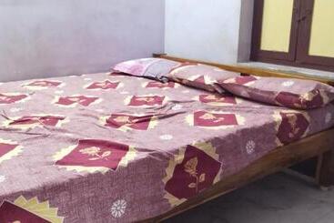 بنسيون Murugan Guest House
