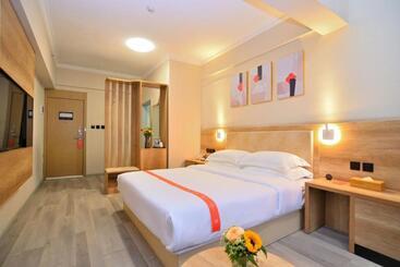 Yilong Yitang Hotel Kunming Railway Station Joy City Center