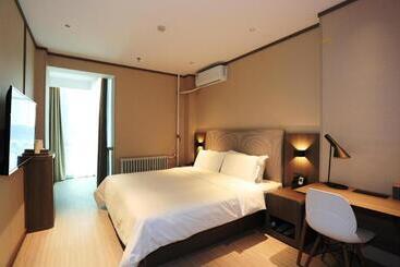 Hanting Hotel Chifeng Qiaobei Financial Logistics Port