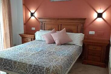 فندق صغير Hostal Montys