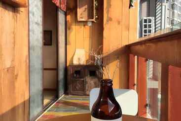 هاستل Living Art Museum Inn
