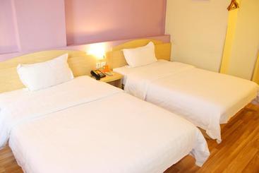 هتل 7days Inn Hohhot Xinhua Square