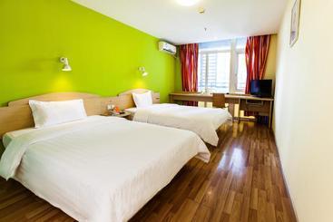 هتل 7days Inn Shenzhen Longcheng Square Subway Station