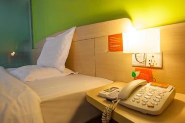 هتل 7days Inn Shenzhen Longcheng Square Subway Station