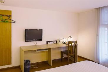Motel Shenzhen Longgang Longcheng Square Metro Station