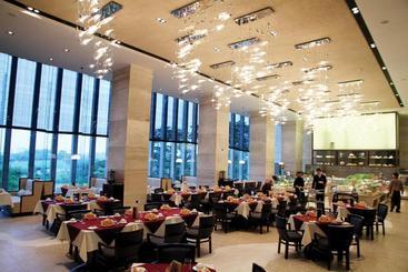 استراحتگاه Shenzhen Castle Golf