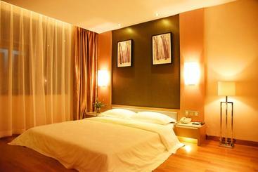 Super 8 Hotel Select Guangzhou Railway Station Xicun Subway Station