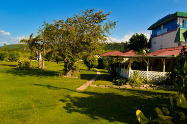 هتل Deadend Cottages