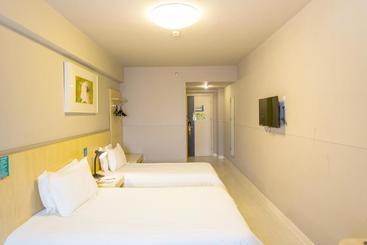 هتل Jinjiang Inn Dandong Yalvjiang Xingwu Road
