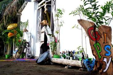 هاستل Gipsy Backpackers