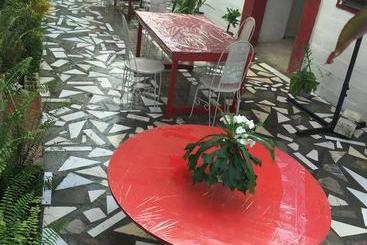 تختخواب و صبحانه Eden Villa Jacmel