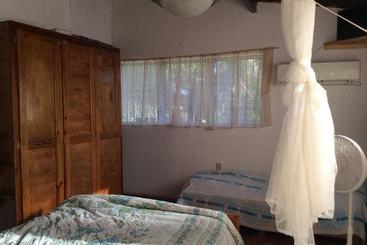تختخواب و صبحانه Eden Villa Jacmel
