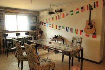 First Met Backpackers Hostel