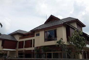 هتل Eain Taw Phyu