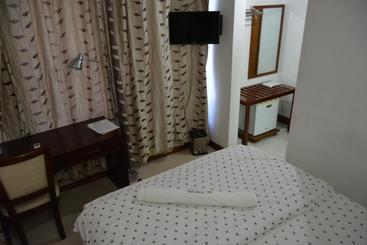 هتل Florida Executive Inn