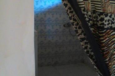 تختخواب و صبحانه Mama Njoe Lodge