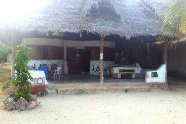تختخواب و صبحانه Mama Njoe Lodge